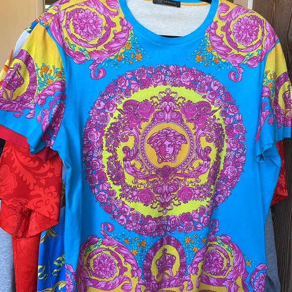 Rare Versace King of Crowns multicolor Floral Barocco Medusa head tshirt - Picture 4 of 15